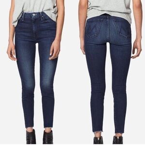 Mother Denim  High Waisted Looker Ankle Fray
Tongue in Chic size 25